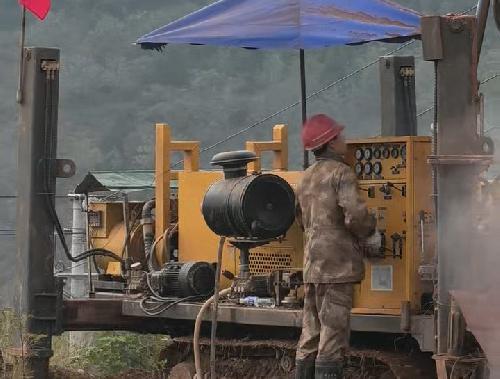 山區打深水井視頻（1）